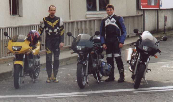 02.jpg (30689 bytes)